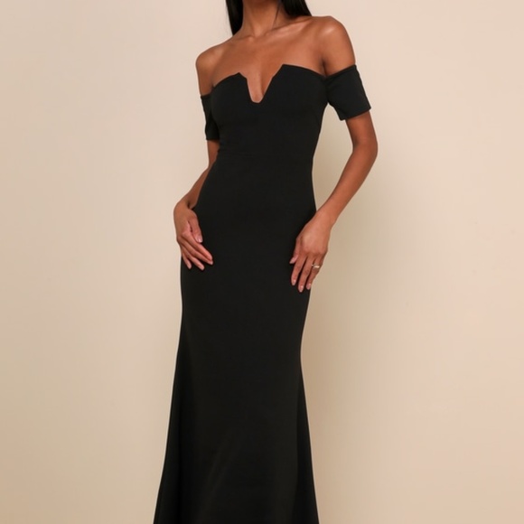 Lulus Dresses & Skirts - Lulus Lynne Black Off-the-shoulder Maxi Dress - Size M